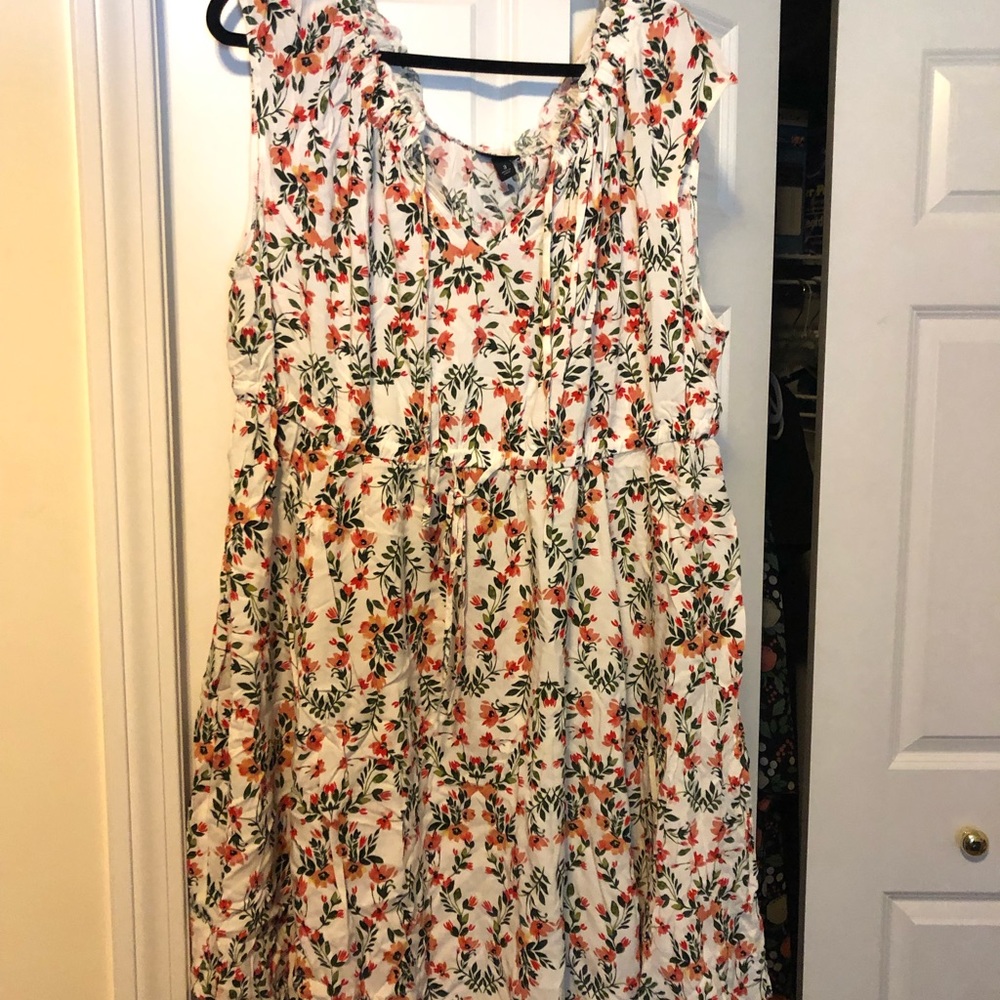 Torrid size 3 white floral dress